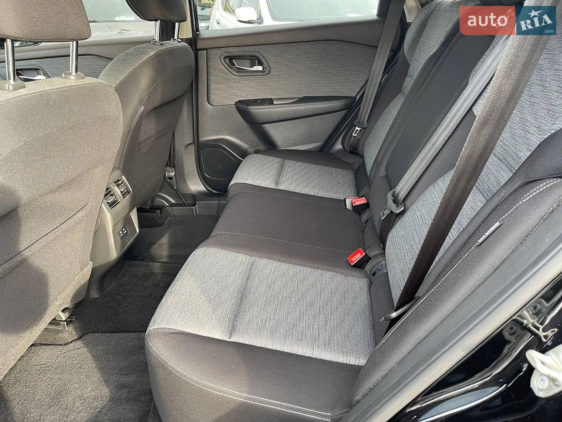 2021 Nissan Rogue - мініатюра 12