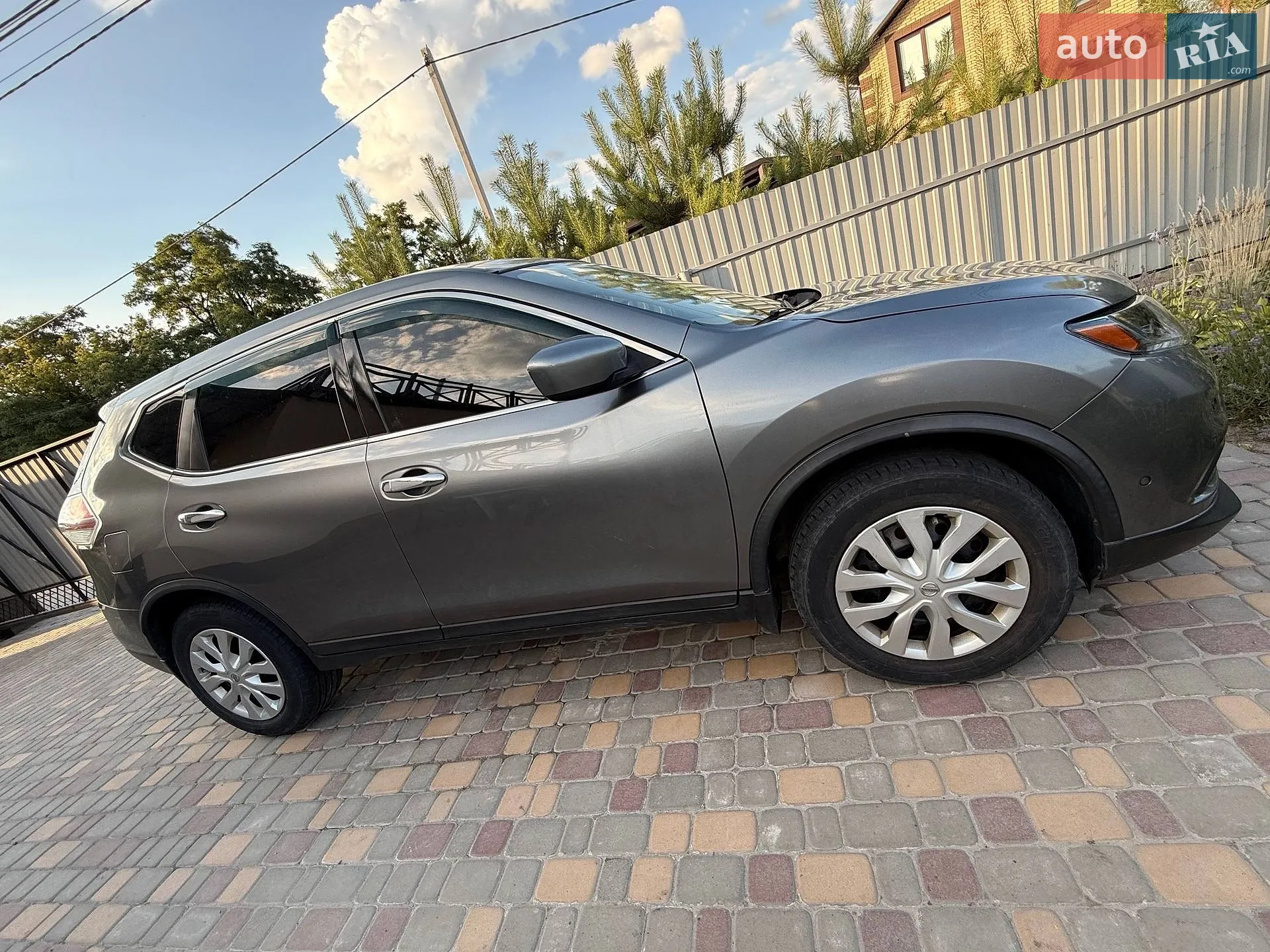 2016 Nissan Rogue - мініатюра 2