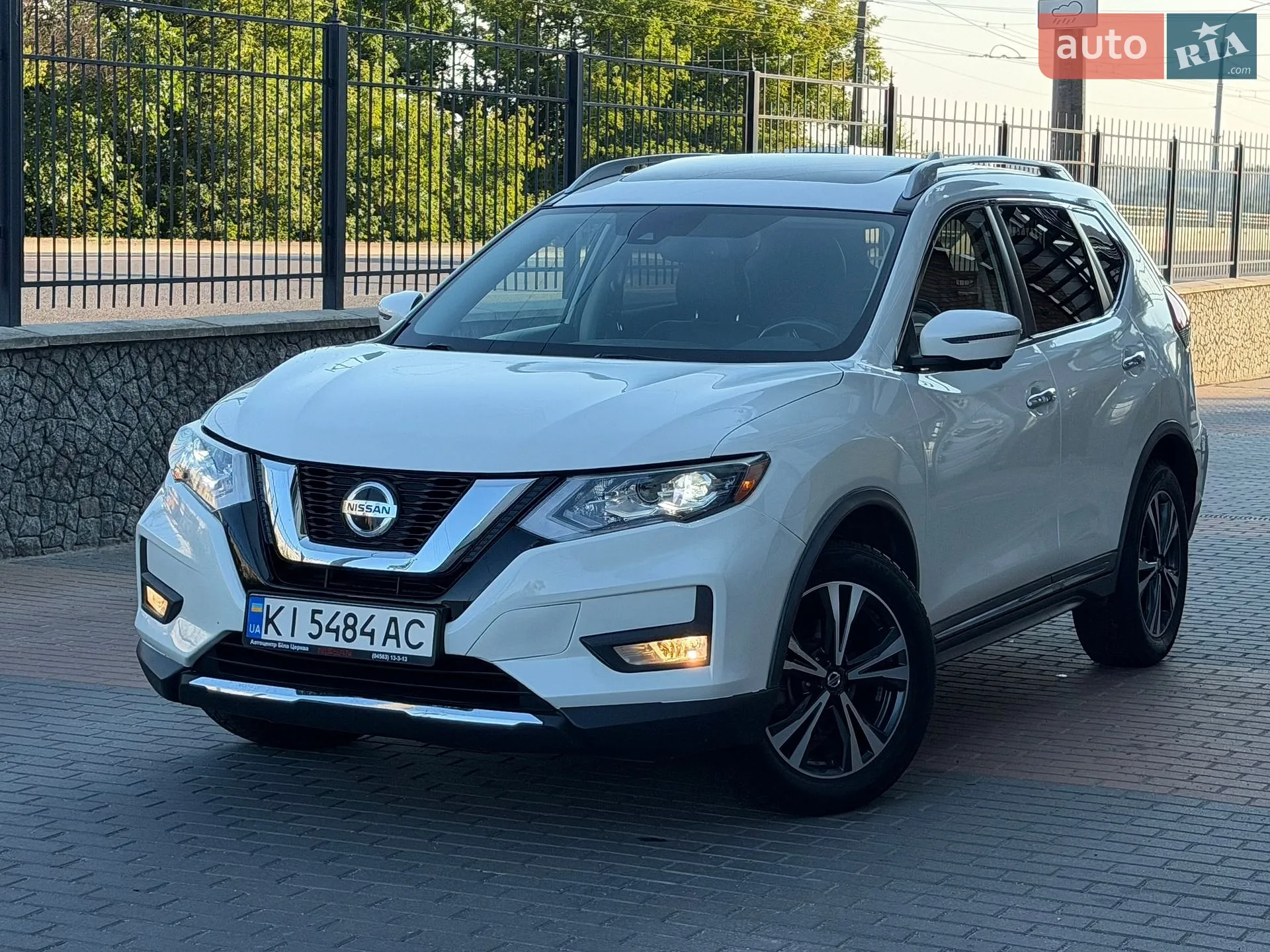 2017 Nissan Rogue - фото 1