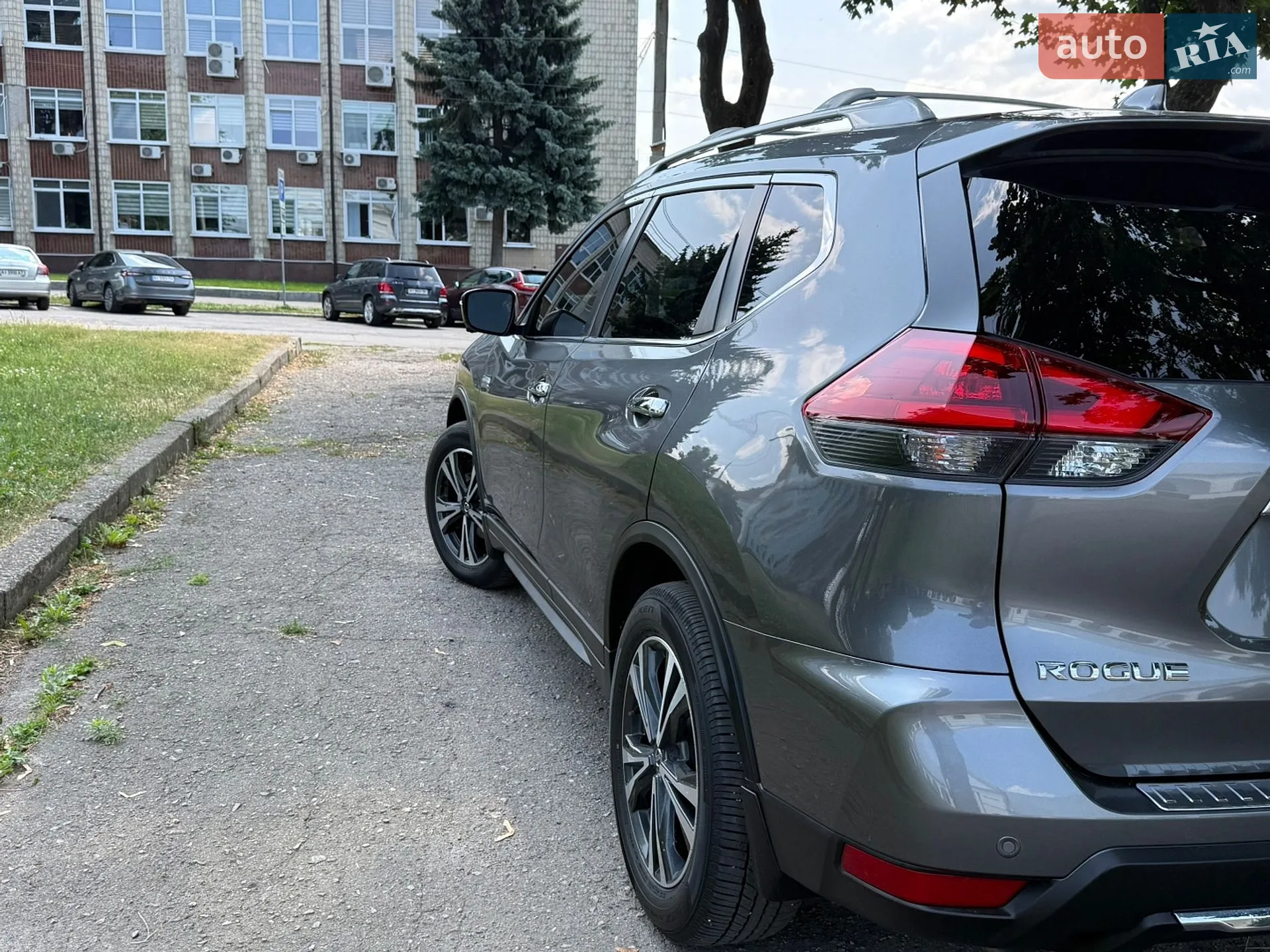 2019 Nissan Rogue - мініатюра 11
