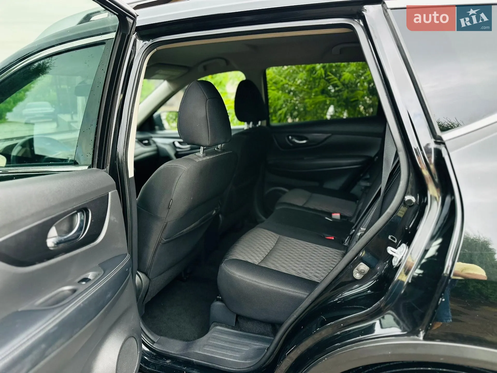 2017 Nissan Rogue - мініатюра 8