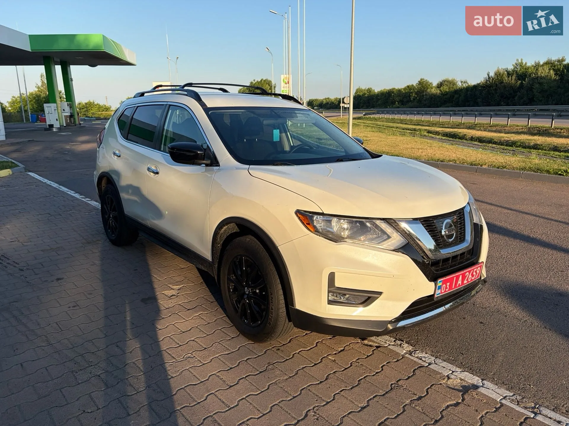 2017 Nissan Rogue - мініатюра 2