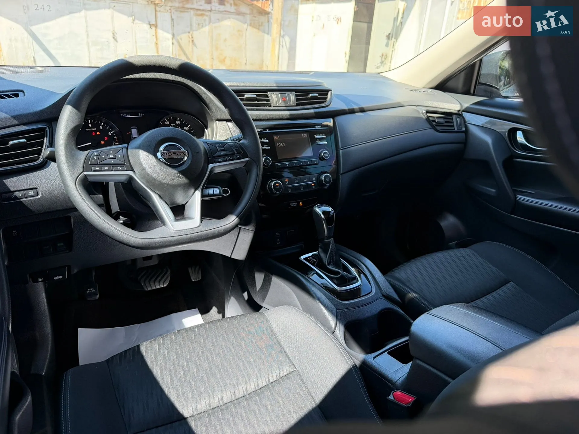 2017 Nissan Rogue - мініатюра 14