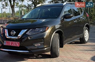 Позашляховик / Кросовер Nissan Rogue 2017 в Луцьку