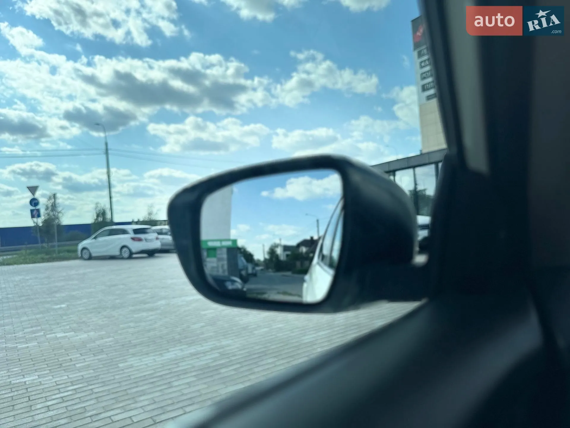 2017 Nissan Rogue - мініатюра 23