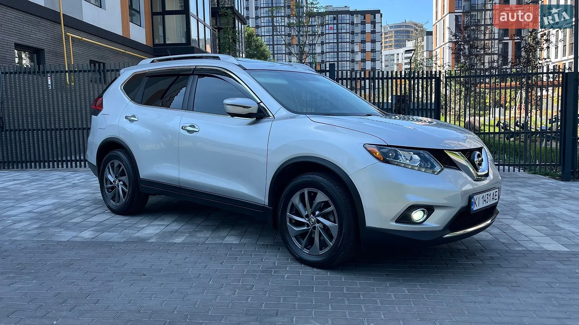 2016 Nissan Rogue - мініатюра 2