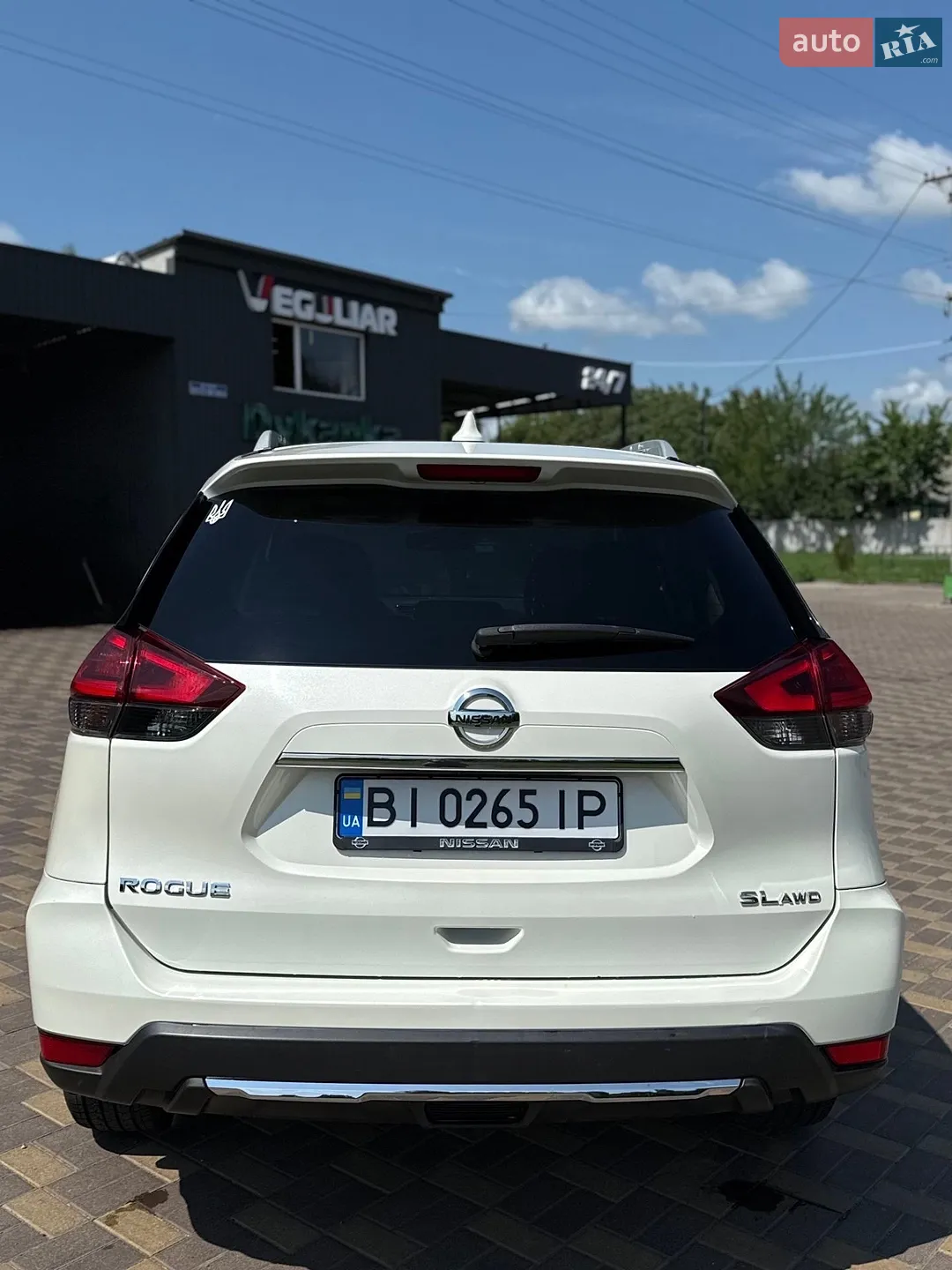 2017 Nissan Rogue - мініатюра 2