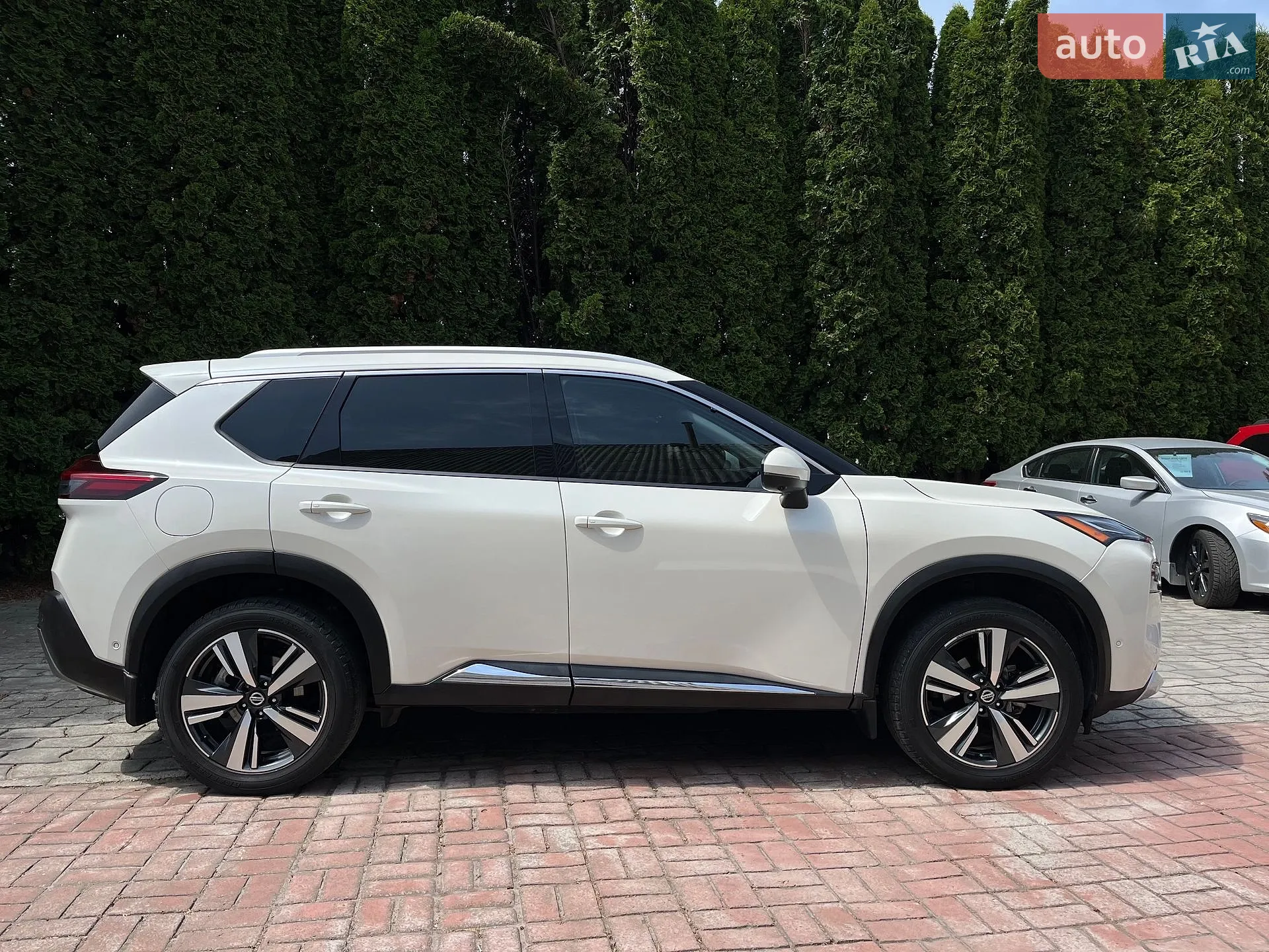 2021 Nissan Rogue - мініатюра 2