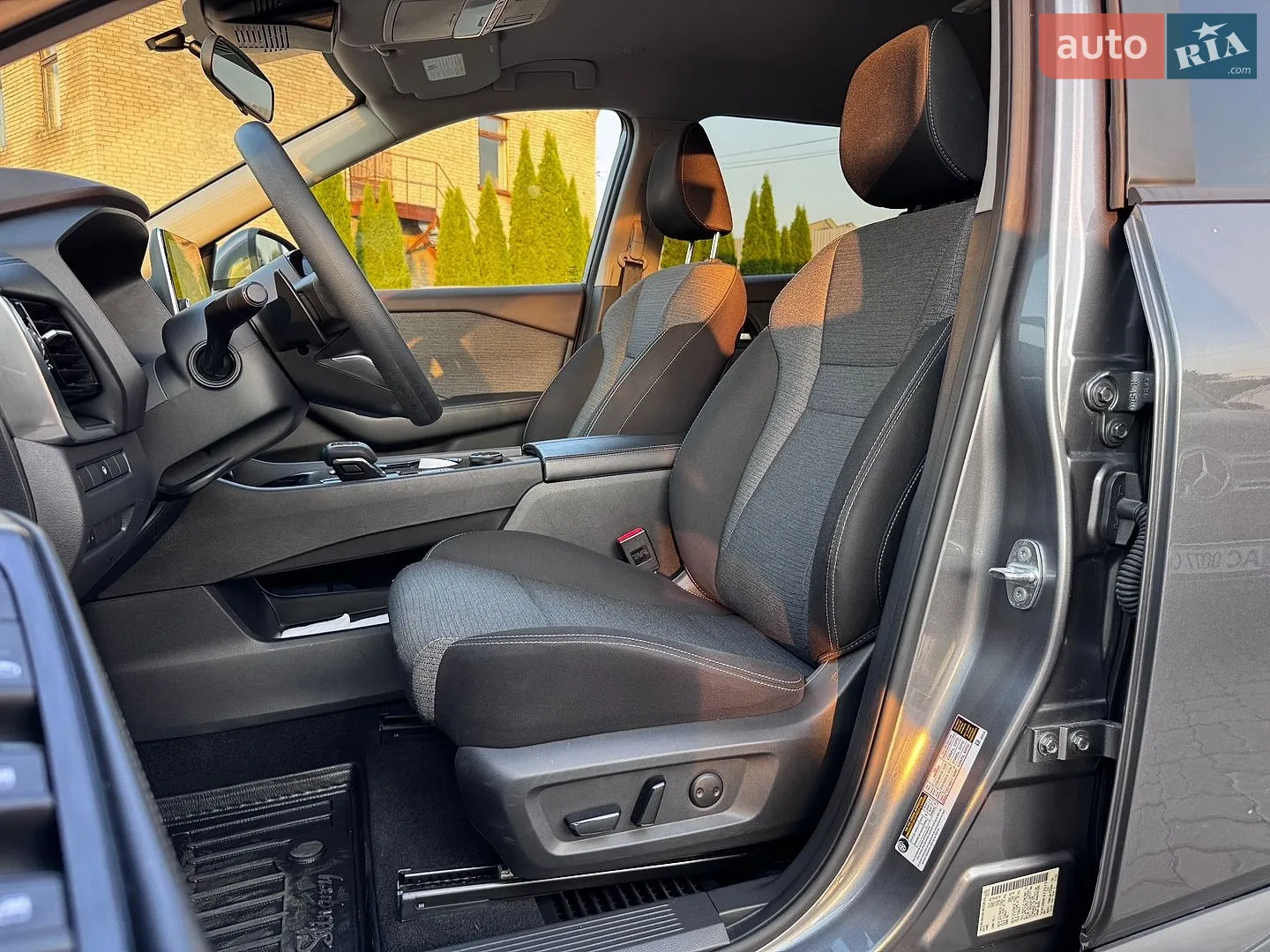2022 Nissan Rogue - мініатюра 15