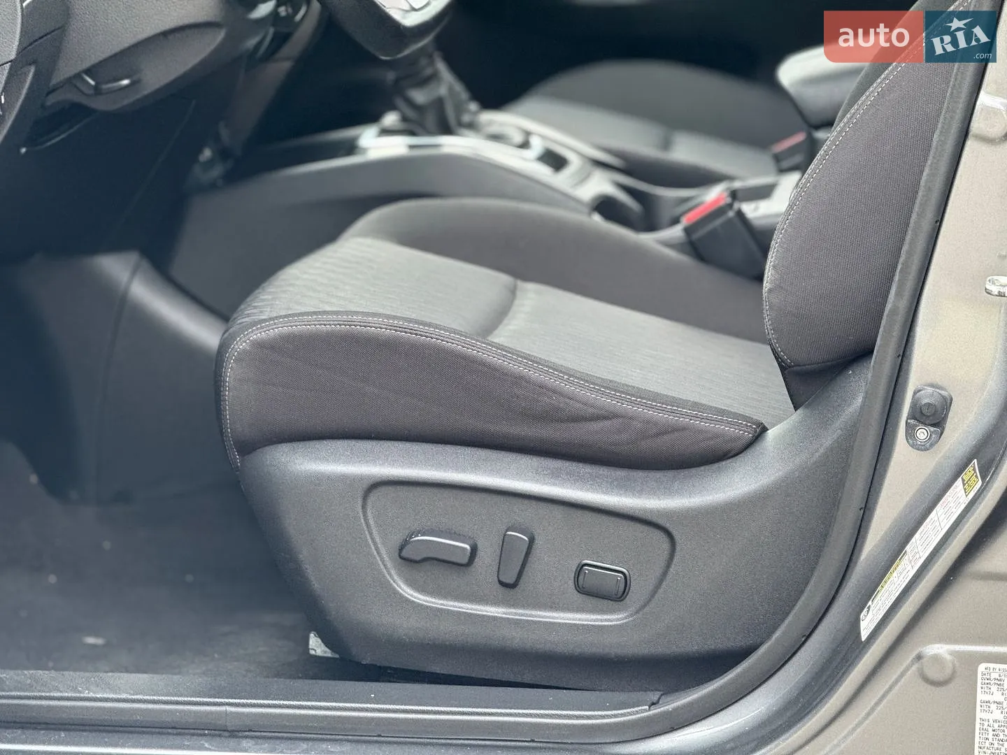 2019 Nissan Rogue - мініатюра 12