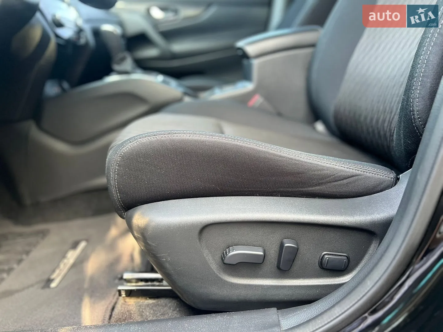2018 Nissan Rogue - мініатюра 37