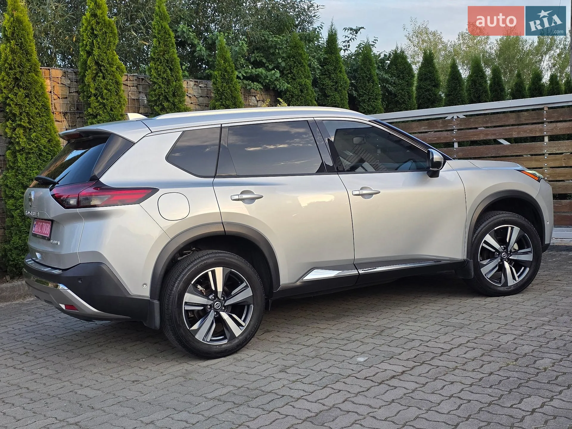 2021 Nissan Rogue - мініатюра 16