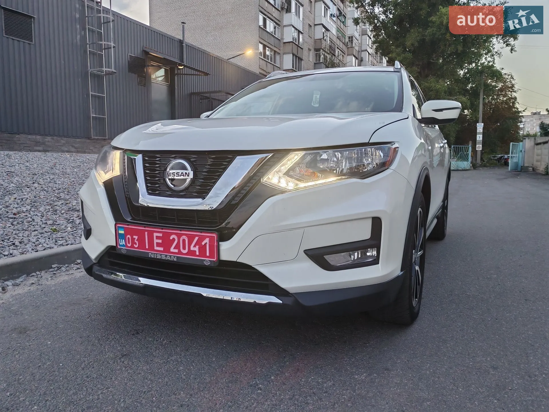 2017 Nissan Rogue - фото 1