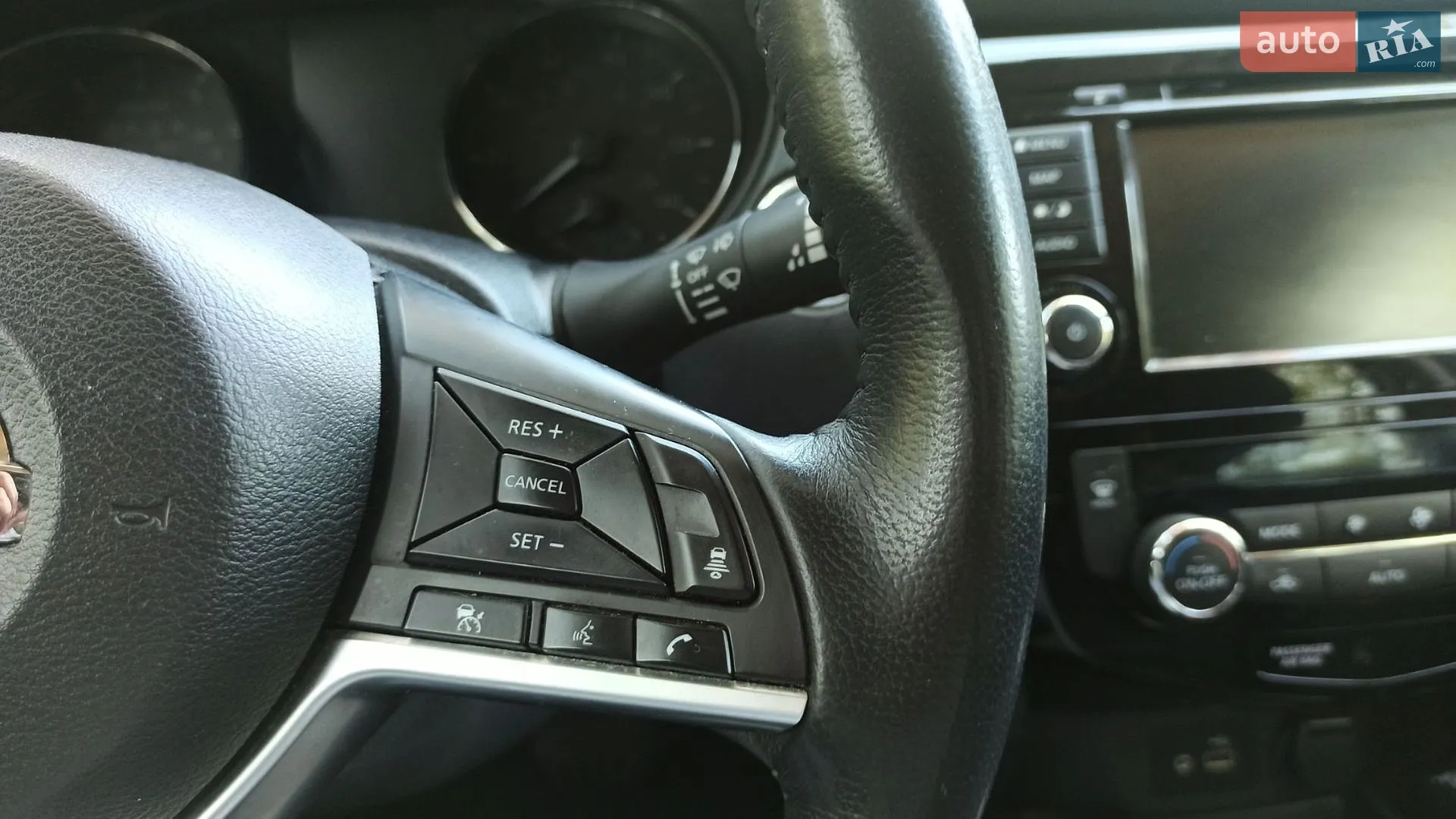 2018 Nissan Rogue - мініатюра 15