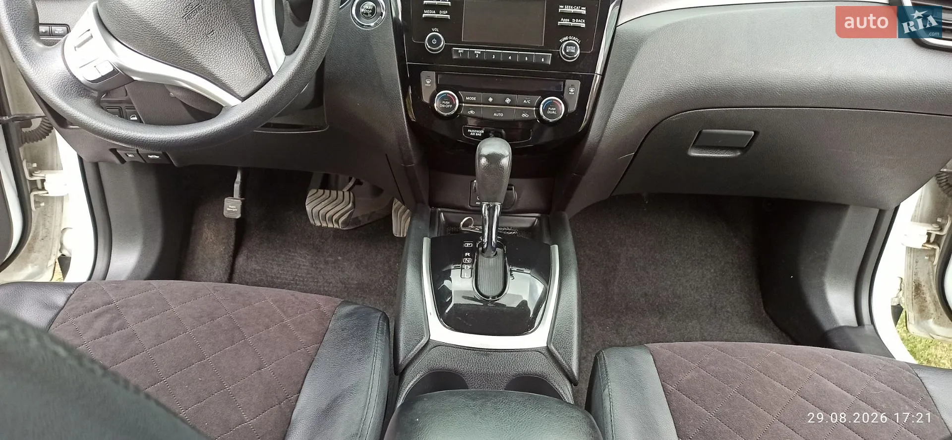 2016 Nissan Rogue - мініатюра 21
