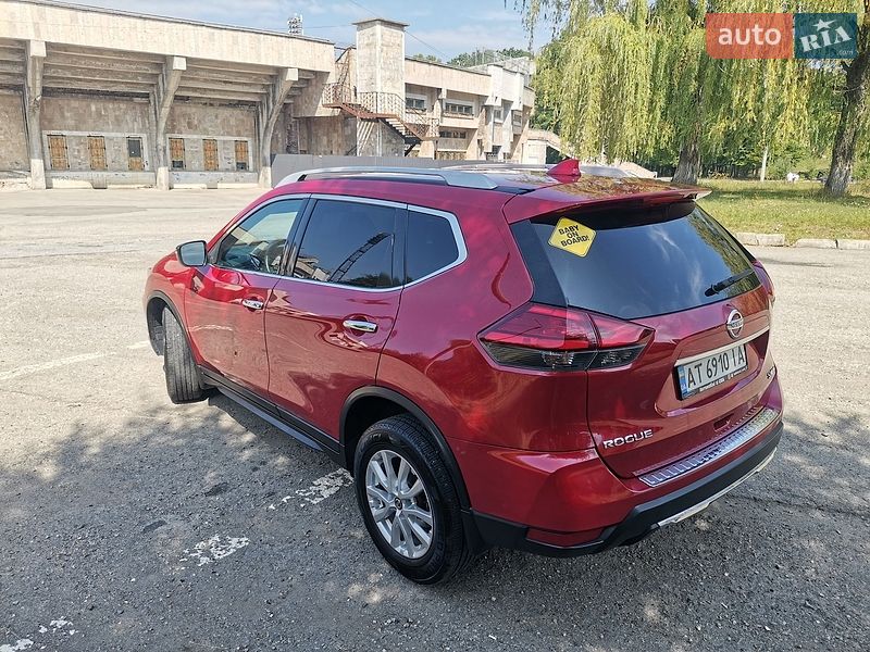 Внедорожник / Кроссовер Nissan Rogue 2017 в Ивано-Франковске