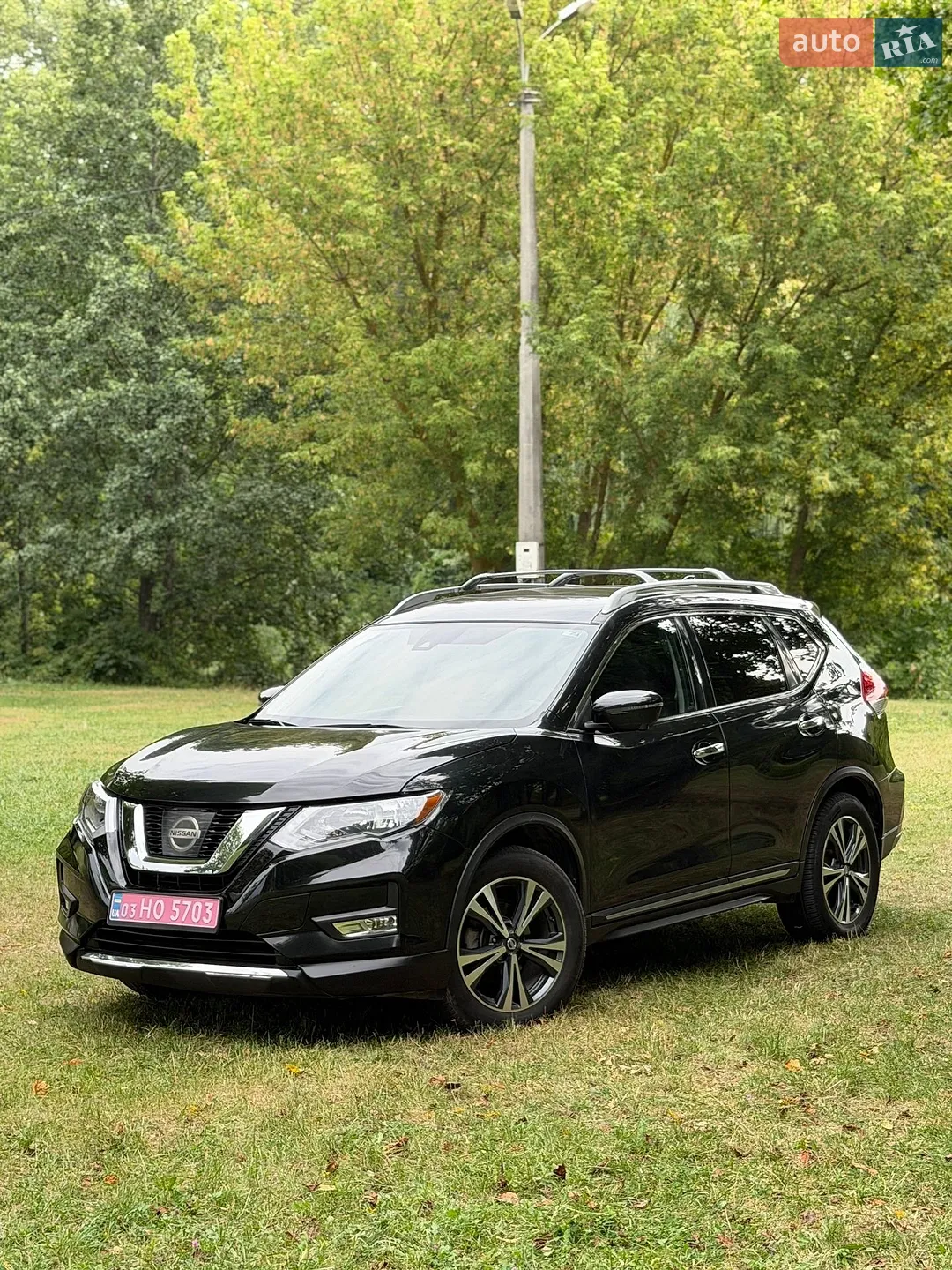 2017 Nissan Rogue - мініатюра 2