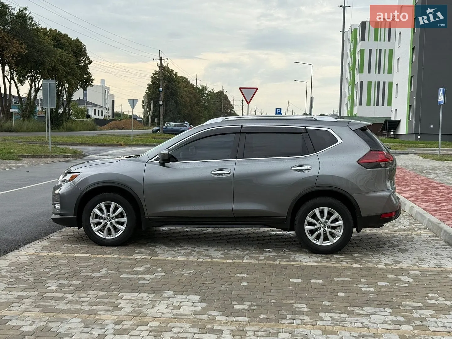 2019 Nissan Rogue - мініатюра 17