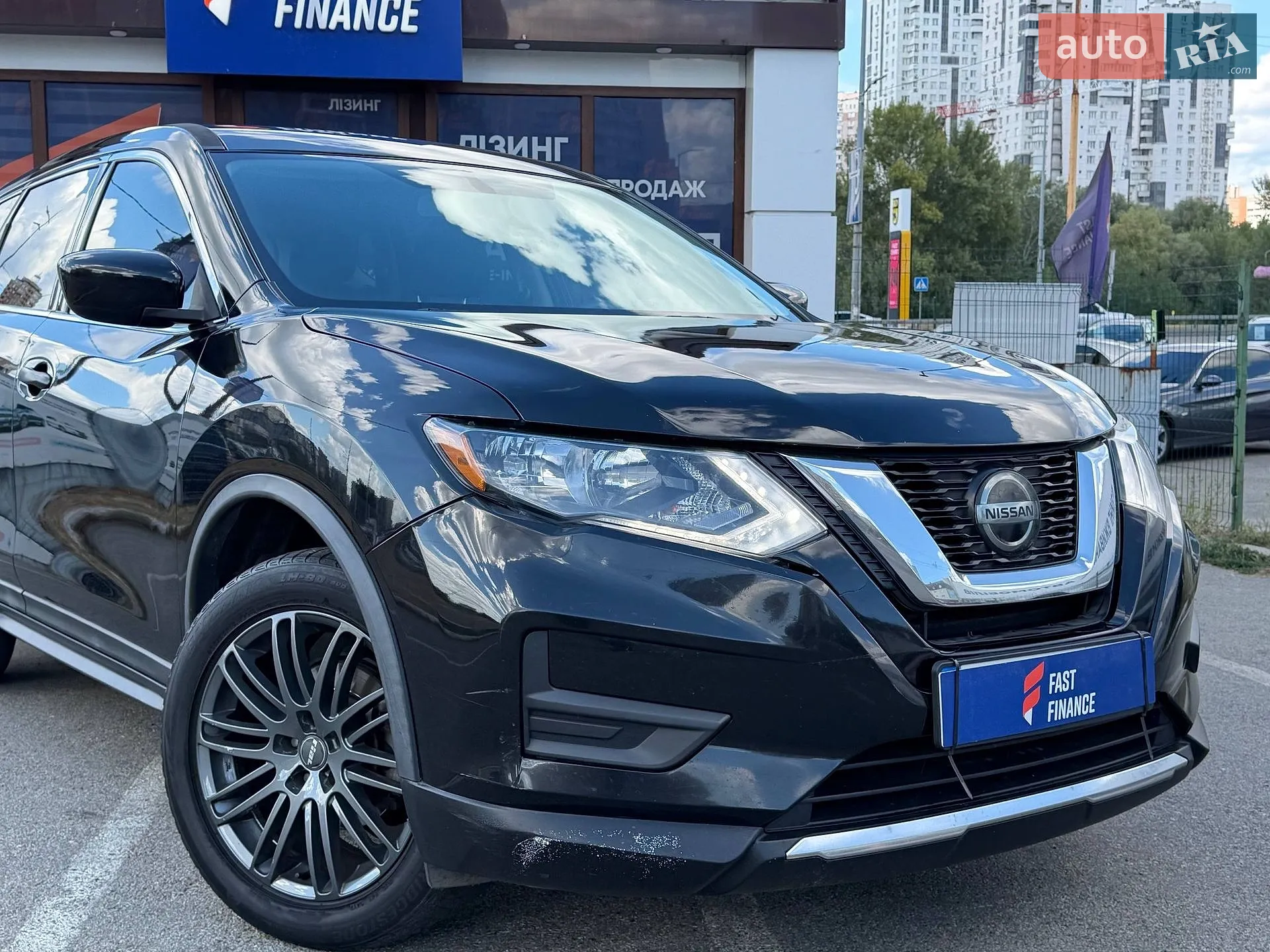 2018 Nissan Rogue - мініатюра 2