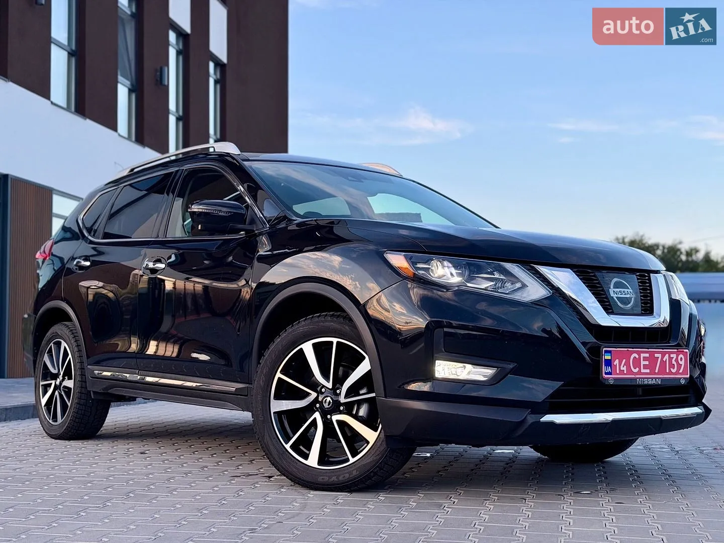 2017 Nissan Rogue - мініатюра 2
