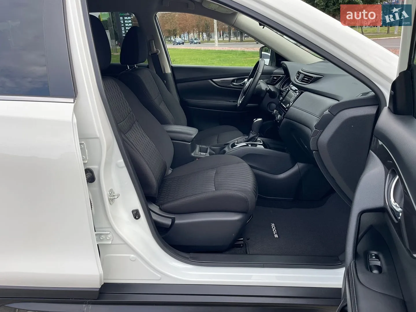 2020 Nissan Rogue - мініатюра 17