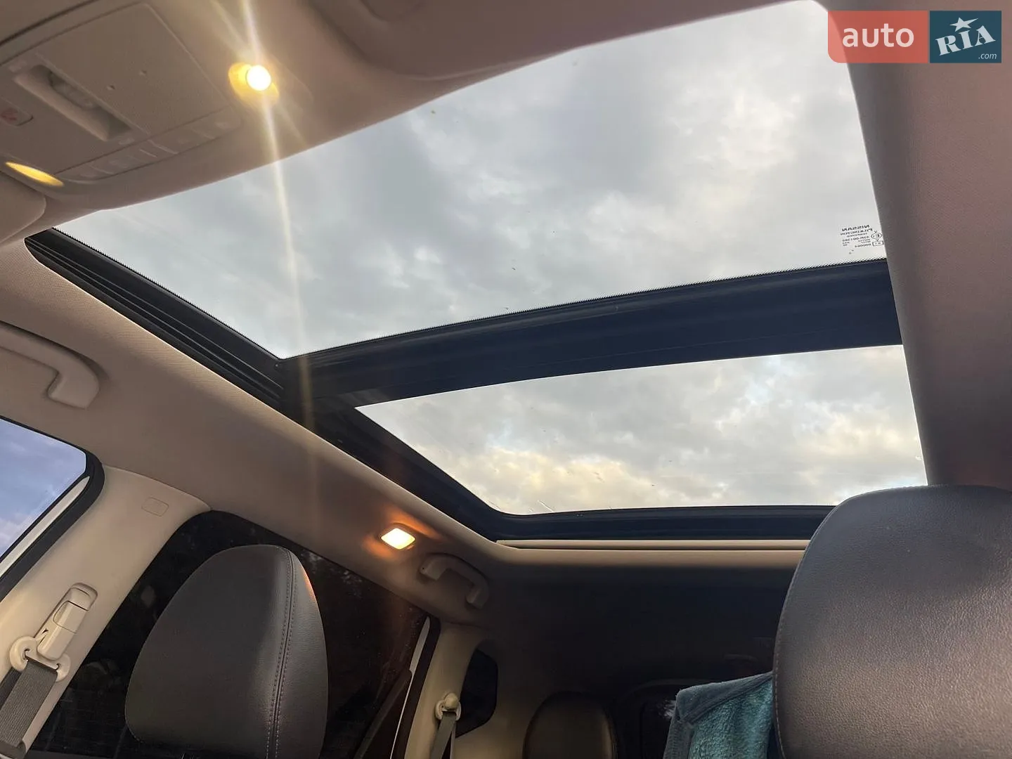 2019 Nissan Rogue - мініатюра 2