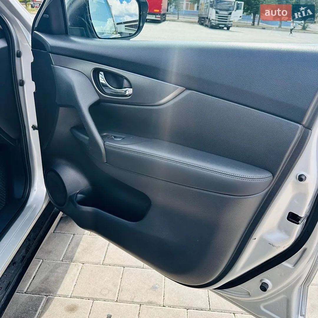 2016 Nissan Rogue - мініатюра 11