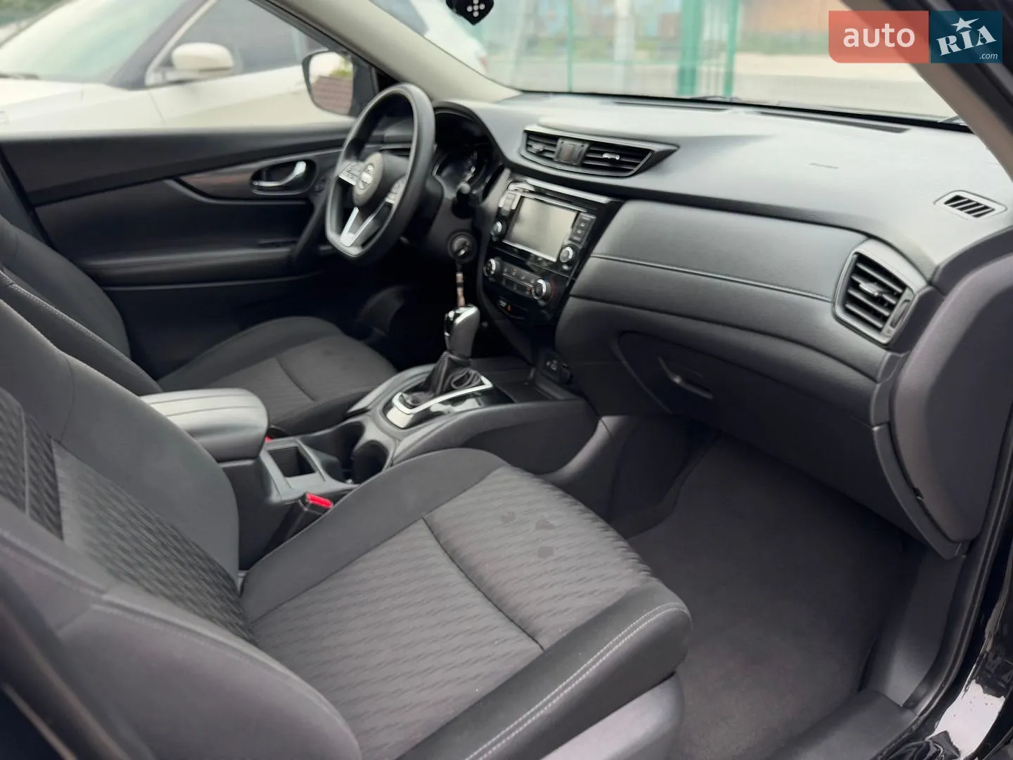 2018 Nissan Rogue - мініатюра 31