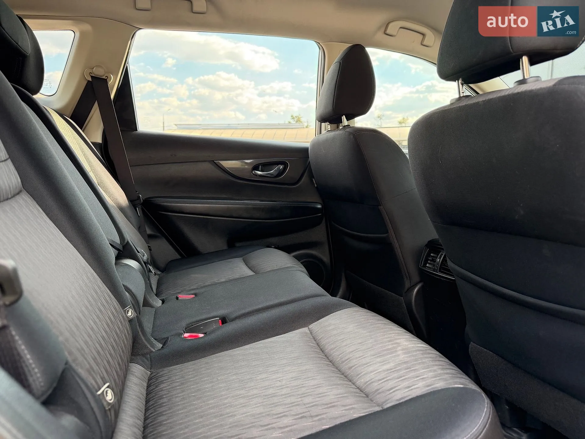 2016 Nissan Rogue - мініатюра 11