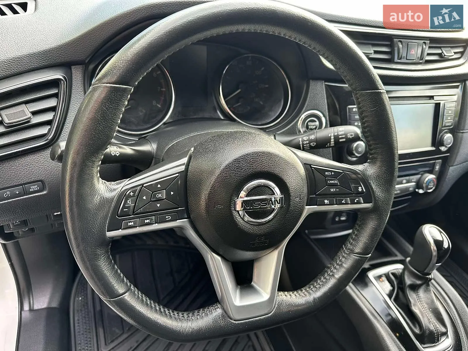 2018 Nissan Rogue - мініатюра 16