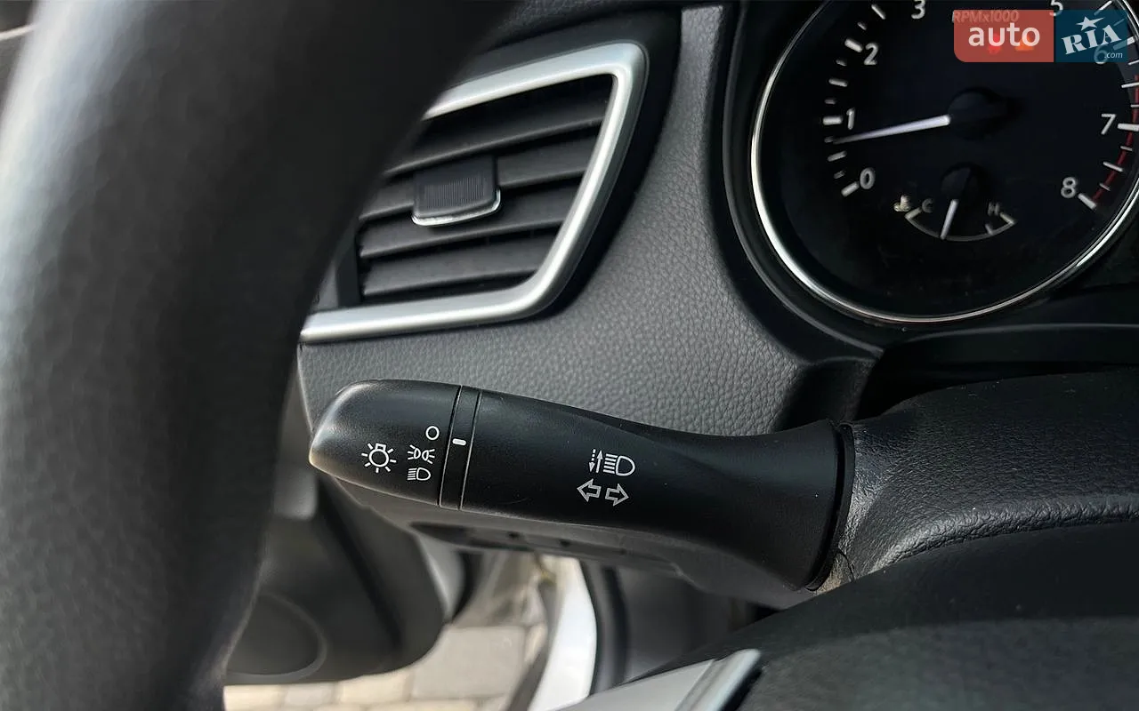 2016 Nissan Rogue - мініатюра 15