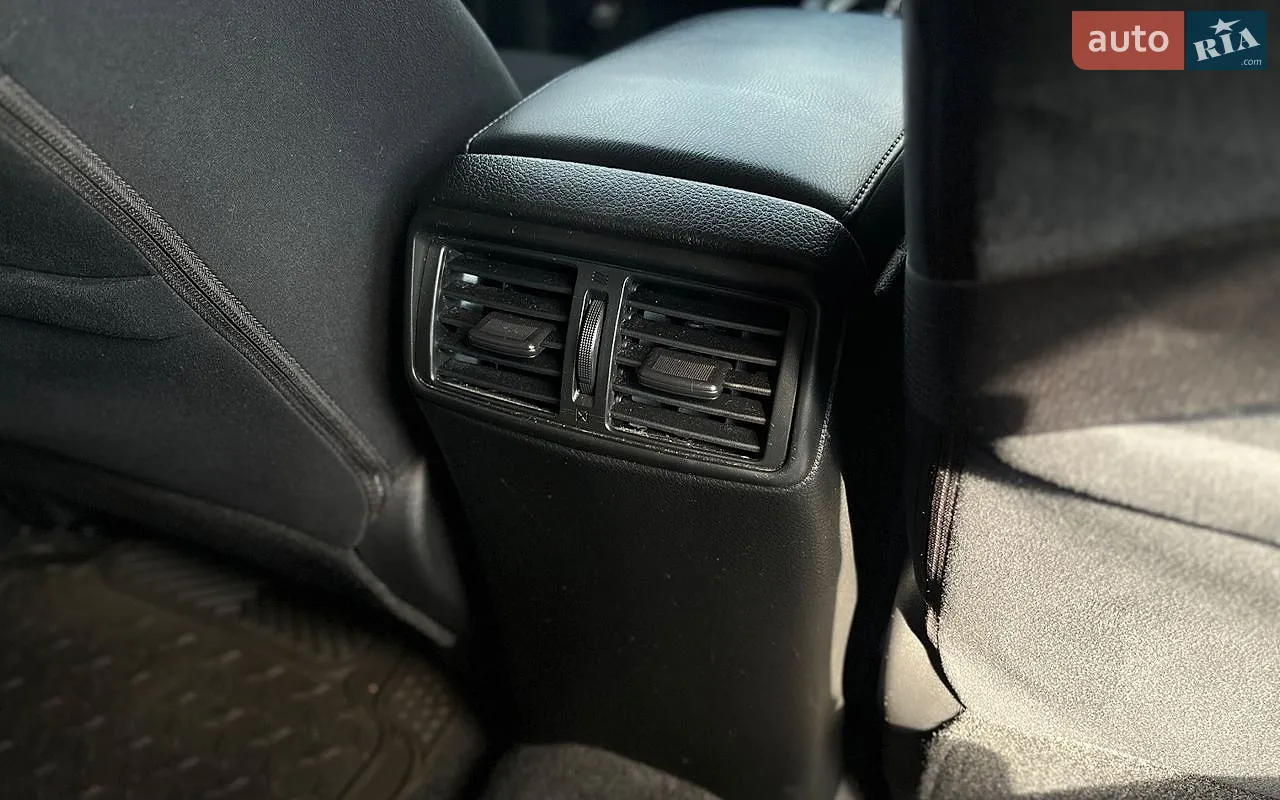 2016 Nissan Rogue - мініатюра 27