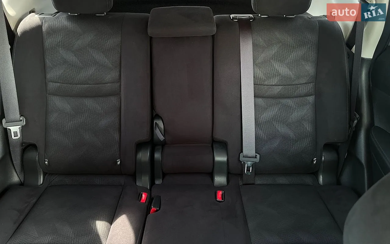 2016 Nissan Rogue - мініатюра 28