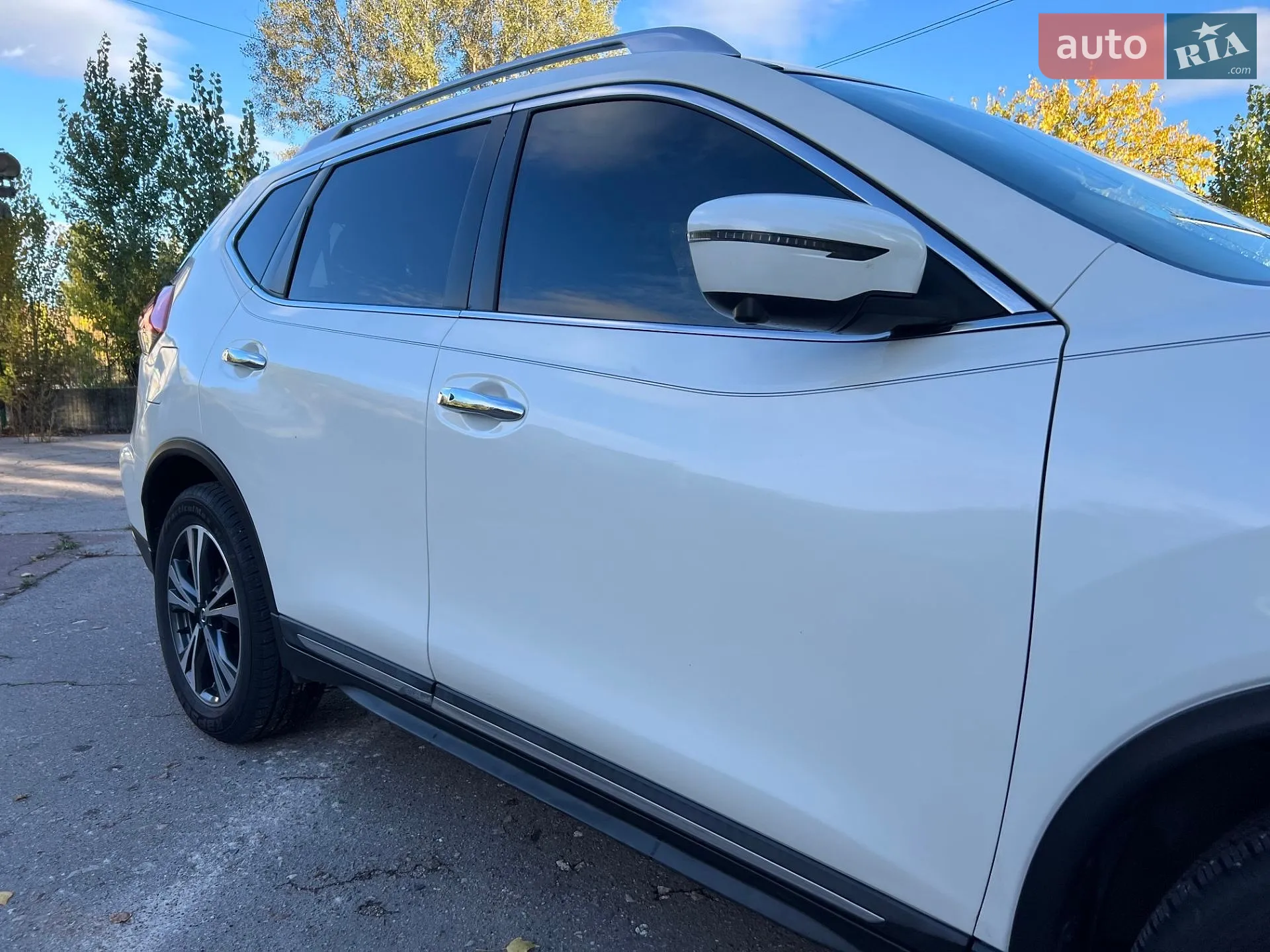 2017 Nissan Rogue - мініатюра 2