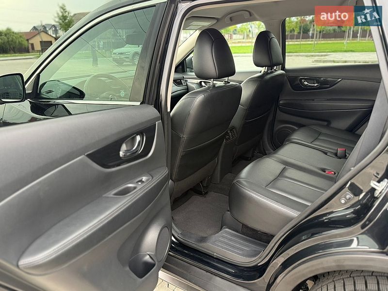 Позашляховик / Кросовер Nissan Rogue 2018 в Бучі
