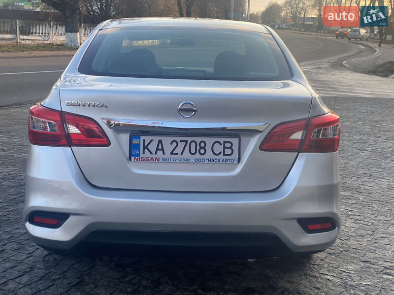 Седан Nissan Sentra 2018 в Києві