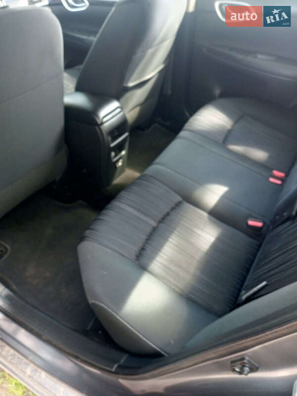 Седан Nissan Sentra 2018 в Романіву