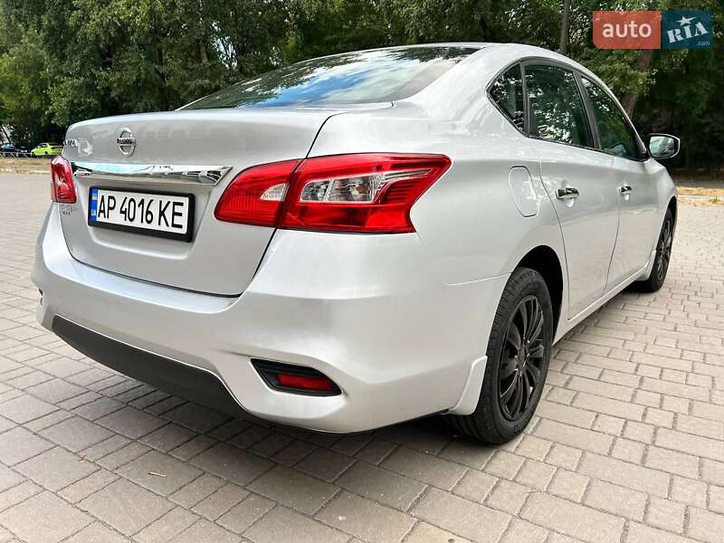 Седан Nissan Sentra 2016 в Запорожье