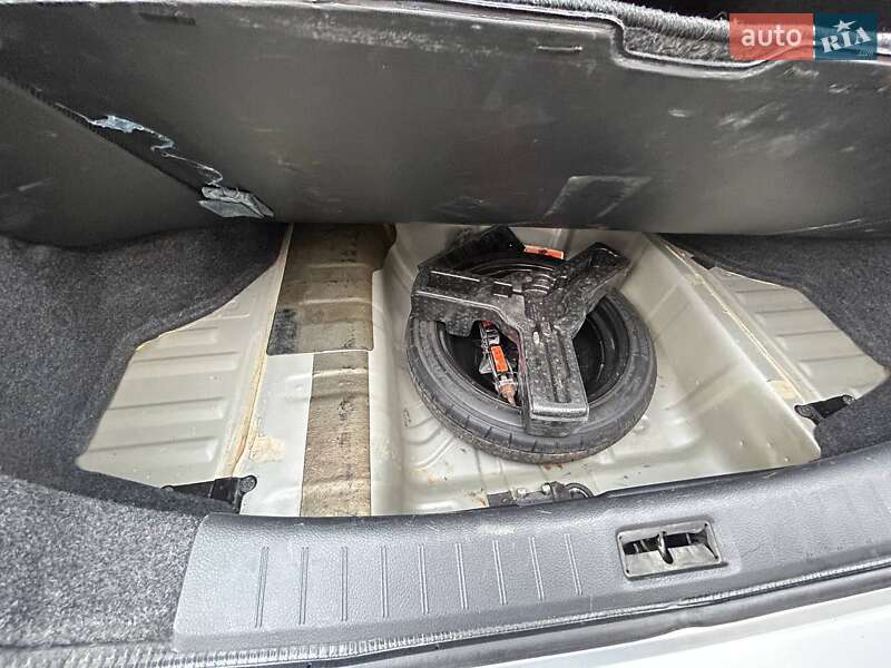 Седан Nissan Sentra 2016 в Запорожье