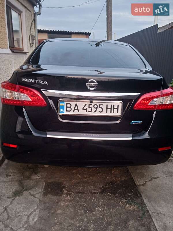 Седан Nissan Sentra 2013 в Окнах