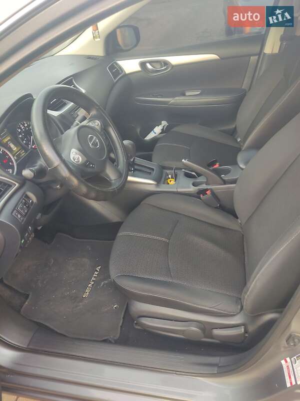 Седан Nissan Sentra 2018 в Кропивницком