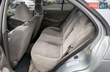 Седан Nissan Sentra 2003 в 