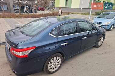 Седан Nissan Sentra 2015 в 