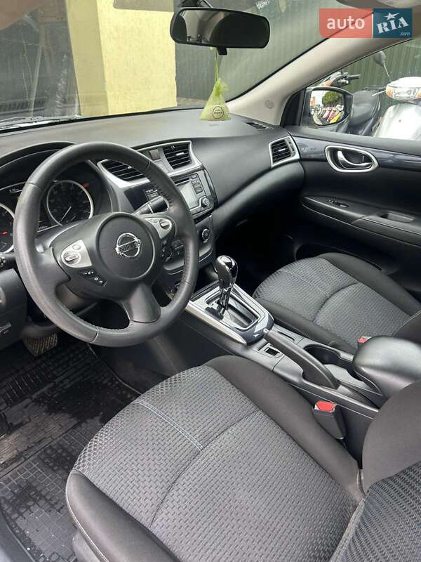 Седан Nissan Sentra 2017 в Луцьку