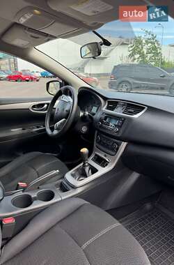 Седан Nissan Sentra 2015 в 