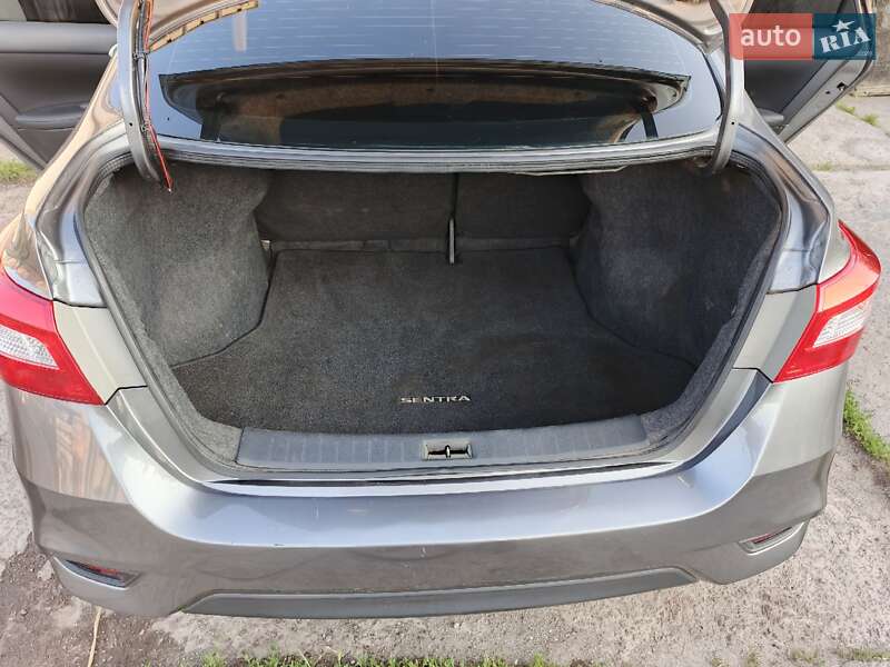 Седан Nissan Sentra 2016 в Синельниковому