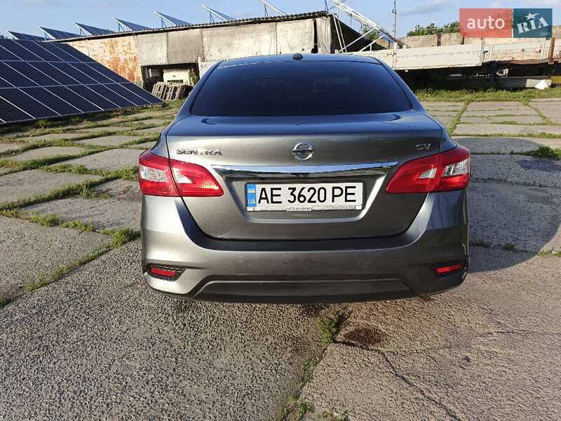 Седан Nissan Sentra 2016 в Синельниковому