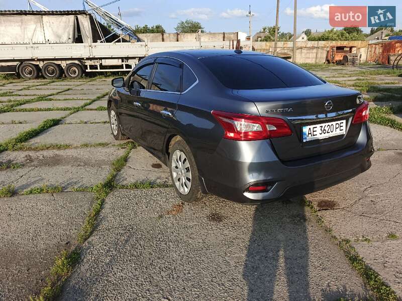 Седан Nissan Sentra 2016 в Синельниковому