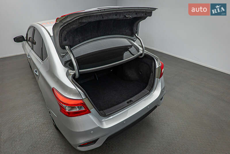 Седан Nissan Sentra 2016 в Києві