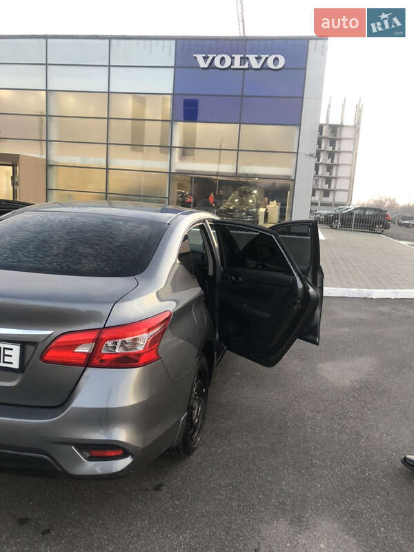 Седан Nissan Sentra 2017 в Полтаві